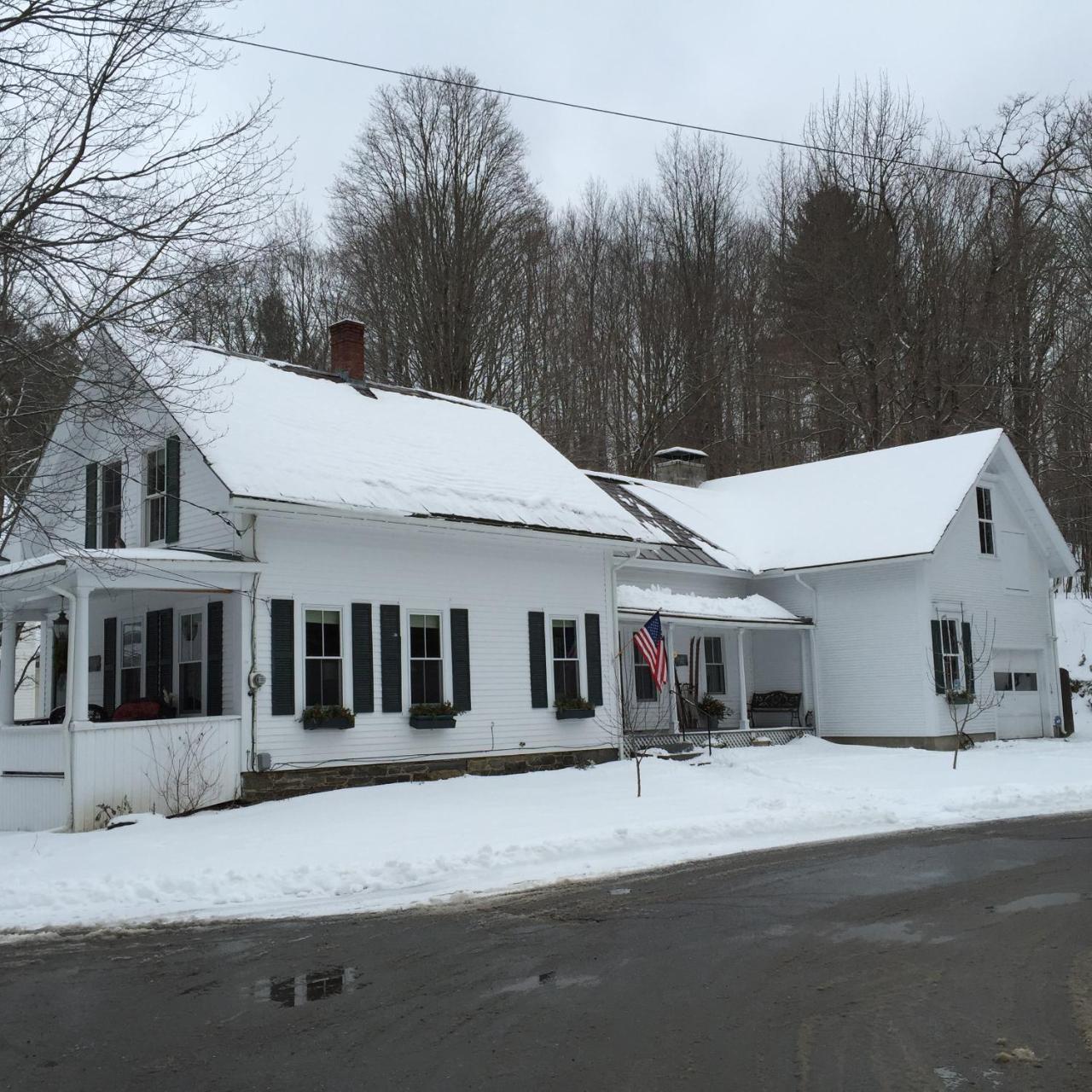 Hobble Inn Stowe Exterior photo